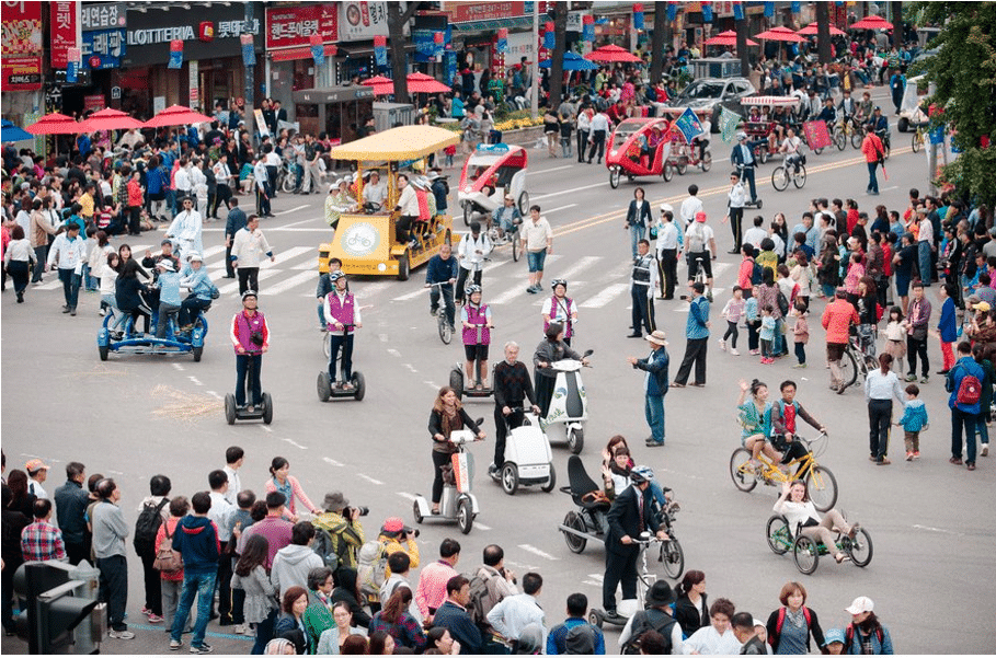 Caminar y Rodar en la Ciudad: Alimentando el Sistema de Transporte Público